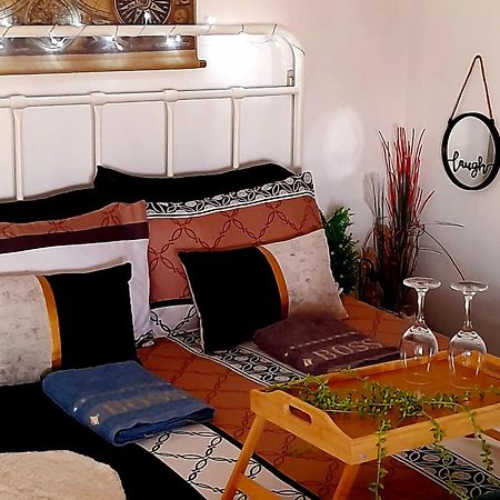 V&K Apartment Атина Екстериор снимка